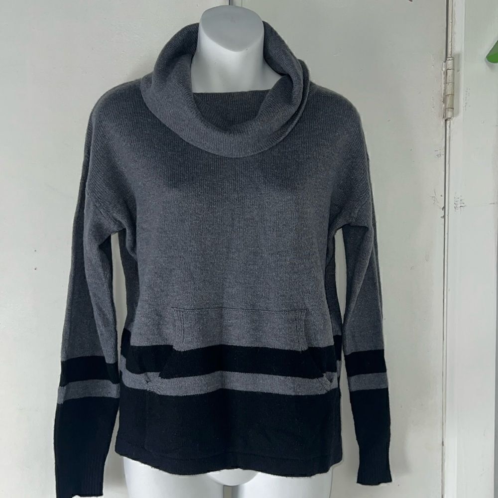 AKINI Grey and Black Lambswool Cashmere Blend Turtleneck Sweater-S